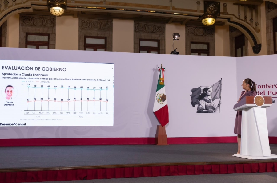 La Presidenta Sheinbaum durante su conferencia de prensa aclarando lo de la supuesta ley antimemes