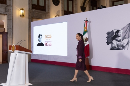 La Presidenta Sheinbaum llegando a su conferencia de prensa la mañanera del pueblo