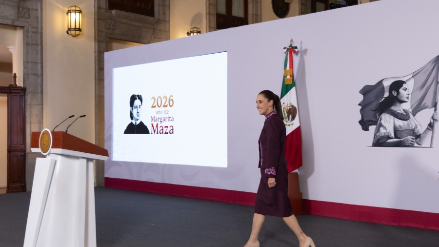 La Presidenta Sheinbaum llegando a su conferencia de prensa la mañanera del pueblo