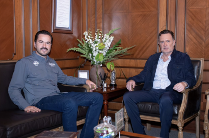 El Gobernador Mauricio Kuri recibe al diputado local Mauricio Cardenas en el Palacio Casa de la Corregidora