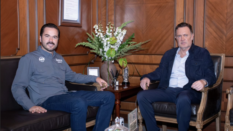 El Gobernador Mauricio Kuri recibe al diputado local Mauricio Cardenas en el Palacio Casa de la Corregidora