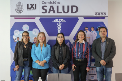 Diputadas y diputados de la comisión de salud al termino de esta