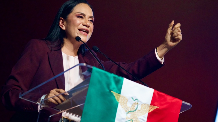 La Presidenta Nacional del Morena durante su discurso por el 15 aniversario del partido morena