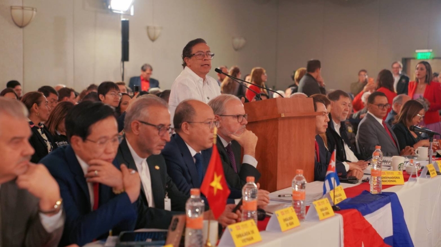 El Presidente Gustavo Petro durante su conferencia magistral en cdmx