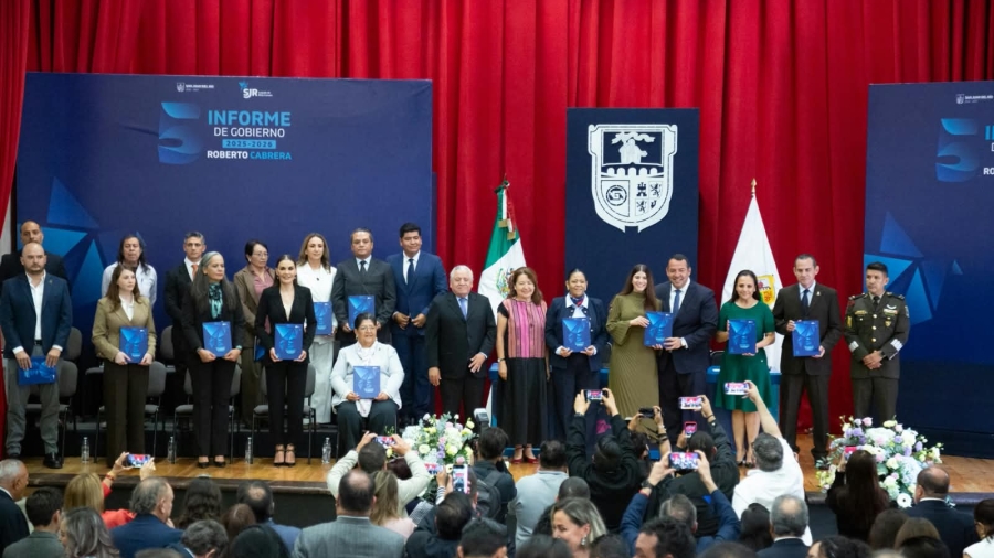 Acto solemne del 5to Informe de Gobierno de Roberto Cabrera