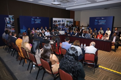 El Presidente Municipal de SJR con industriales de la ciudad para rendir su quinto informe