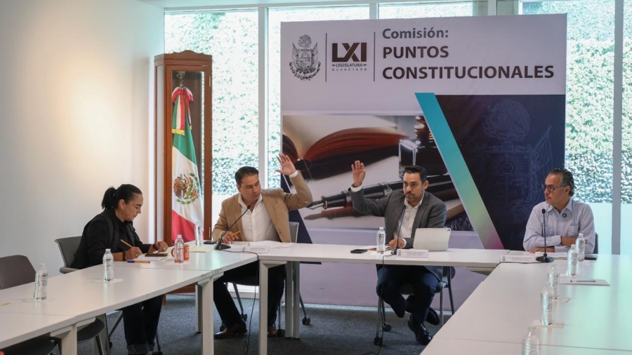 Diputados de la comisión de puntos constitucionales votan la nueva ley