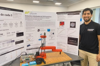 Estudiante de la UT San Juan muestra su Robot Scada