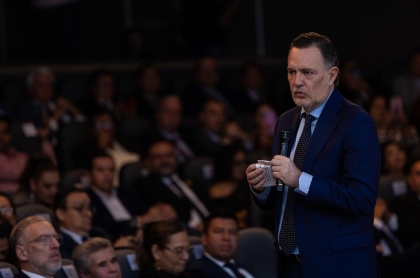 El Gobernador Mauricio Kuri durante el 43 aniversario de la FECAPEQ