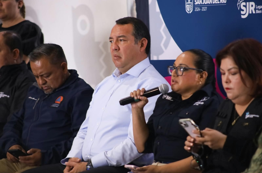 El Presidente Roberto Cabrera durante la presentación de su plan frente a la temporada de lluvias