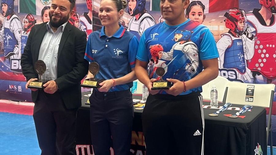 Organizadores de torneo durante rueda de prensa