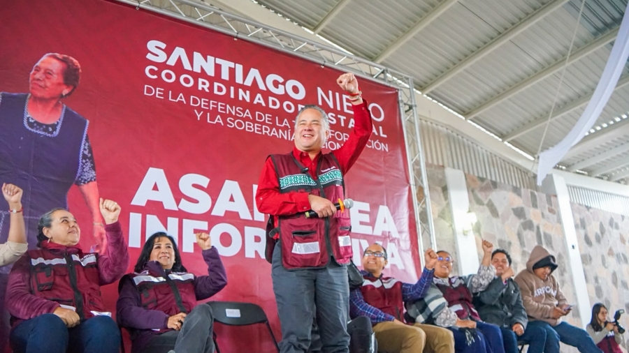 El coordinador de los comites de la 4T da discurso en Huimilpan