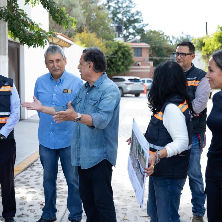 El Presidente municipal recibe reclamos de la ciudadanía