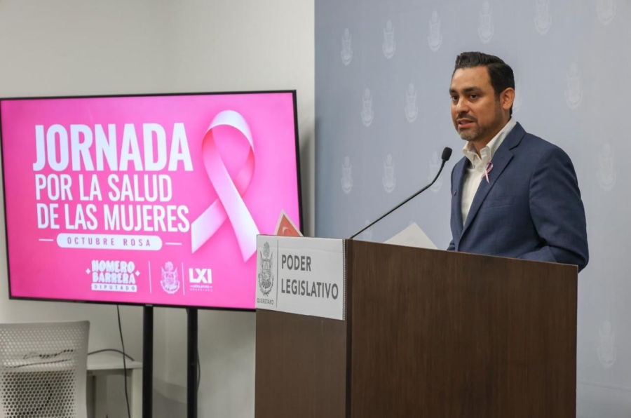 El Diputado Homero Barrera durante conferencia de prensa en el congreso de Querétaro