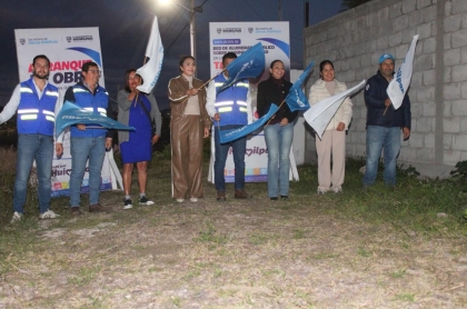 La Diputada Ginna Guzmán durante evento de inauguración de alumbrado público
