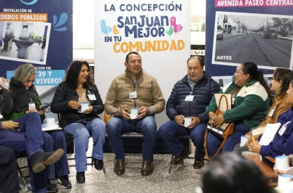 El Presidente Municipal atiende a pobladores de San Miguel Galindo