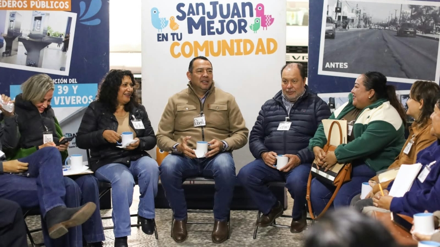 El Presidente Municipal atiende a pobladores de San Miguel Galindo
