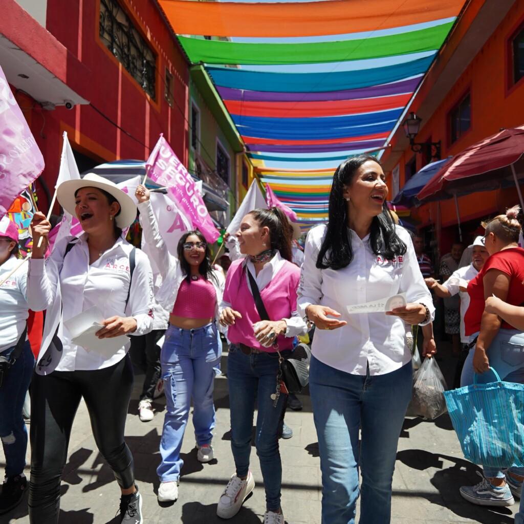 Paloma Arce, candidata de Querétaro: Seguro a la alcaldía queretana. El tradicional barrio de El Tepe recibió la visita de Paloma Arce Islas