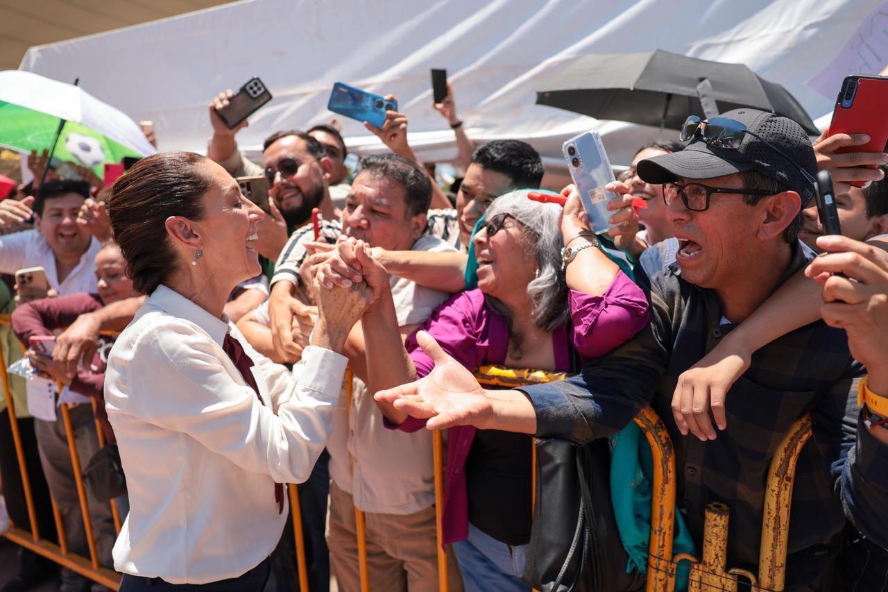 Sheinbaum acompaña a AMLO en supervisión de obra en la comarca Lagunera. Llevar agua potable a todo el país como un derecho humano, fue el compromiso de