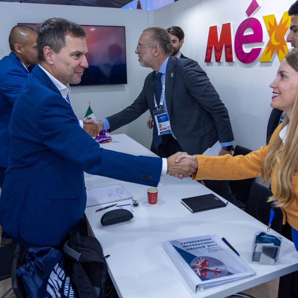 Querétaro Refuerza Relaciones con FACC en Farnborough Airshow