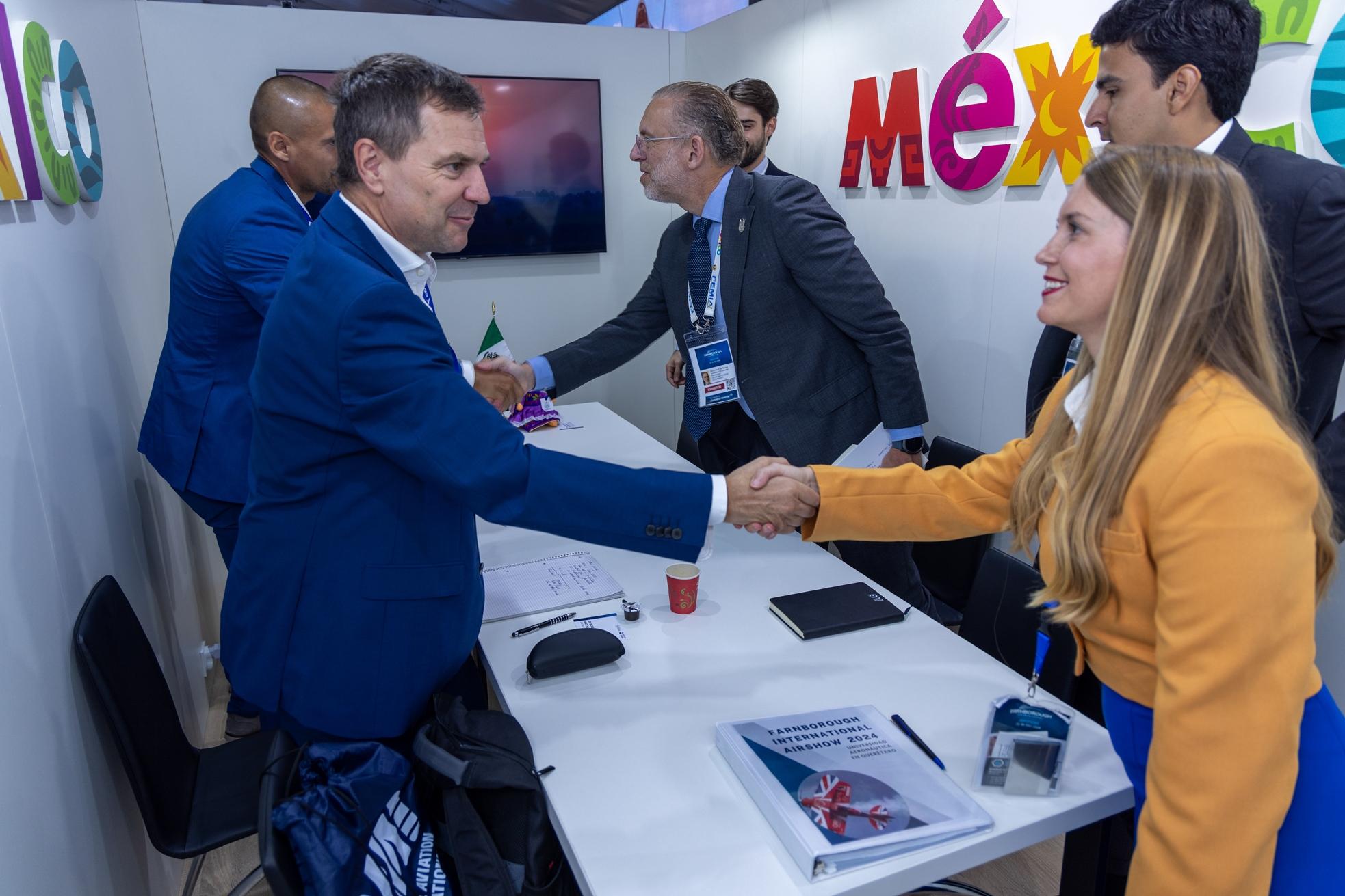 Querétaro Refuerza Relaciones con FACC en Farnborough Airshow