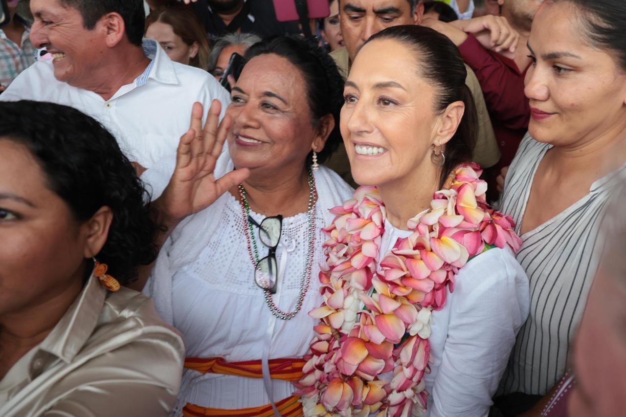 Claudia Sheinbaum llega a Veracruz entre música y entusiasmo.