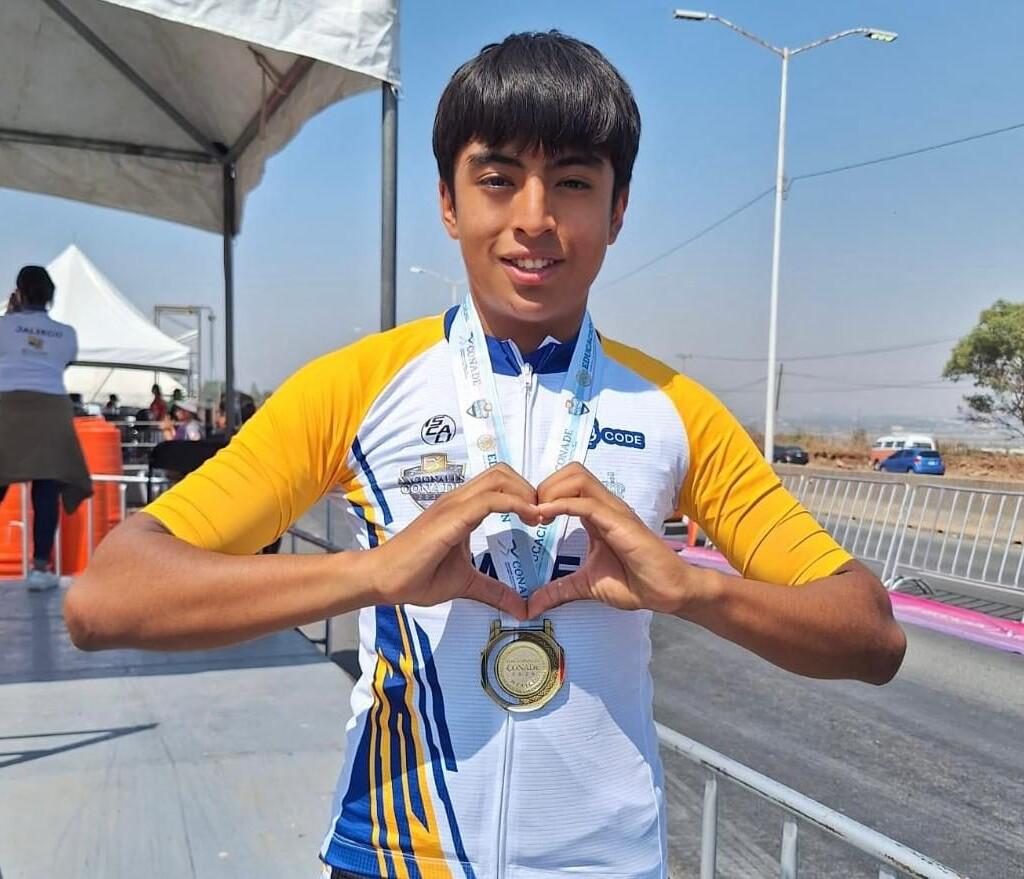 Michoacán conquista su décimo oro en Nacionales Conade 2024. El ciclista Alexander Marmolejo le dio el décimo metal dorado a Michoacán en los Nacionales Conade 2024, en la