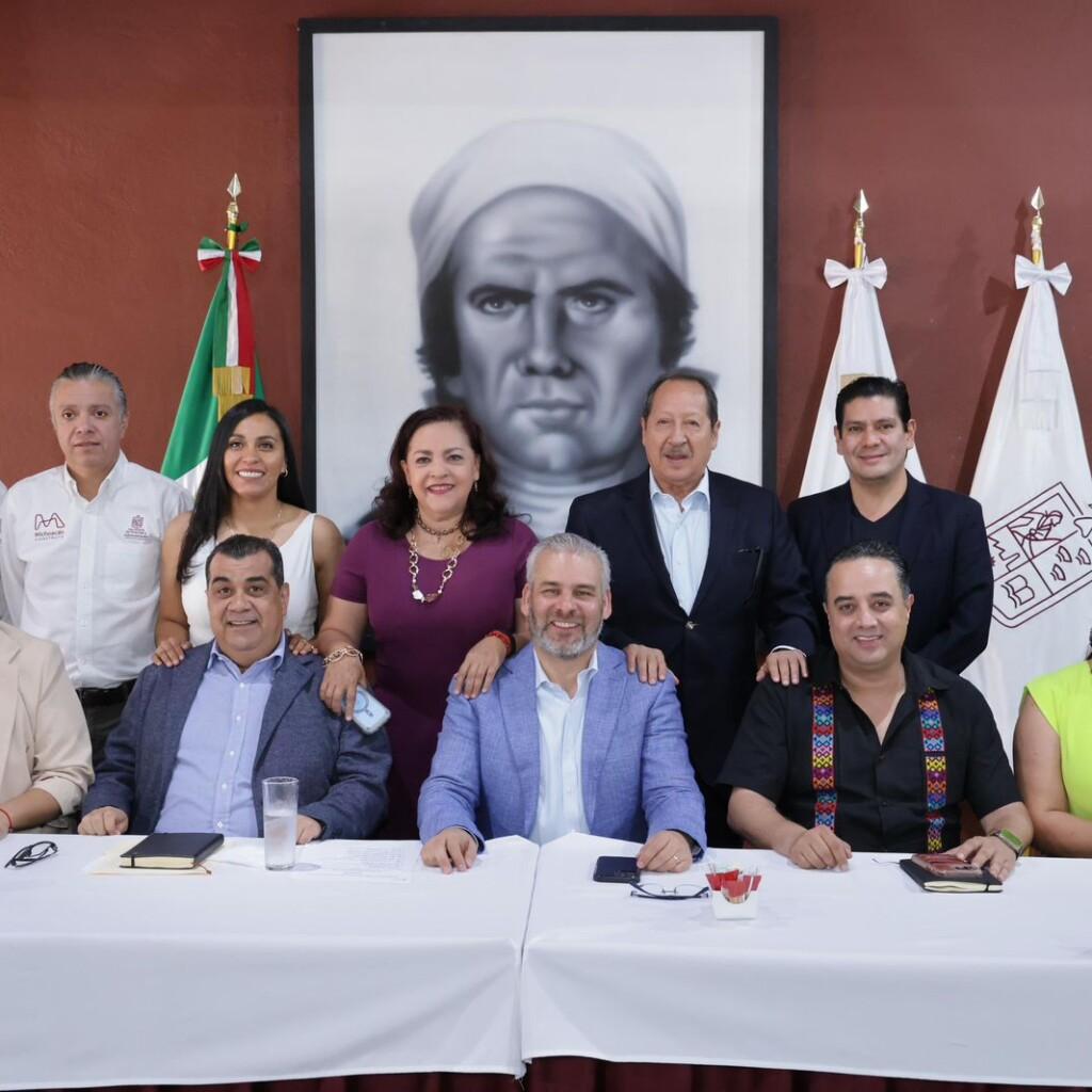 En Michoacán de gestiona rehabilitación de carretera por el gobernador y diputados electos. El gobernador Alfredo Ramírez Bedolla y diputados federales electos iniciarán gestiones coordinadas