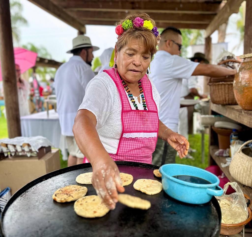 Refrenda gastronomía queretana ser referente nacional durante la cuarta edición del Picnic en Blanc.