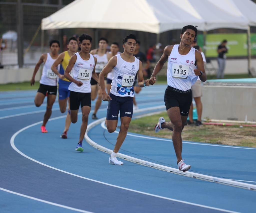 Destaca Querétaro con 28 medallas y un récord nacional en atletismo. Deportistas de alto rendimiento le dan a Querétaro 28 preseas en pruebas de pista y campo en los Nacionales CONADE. A com