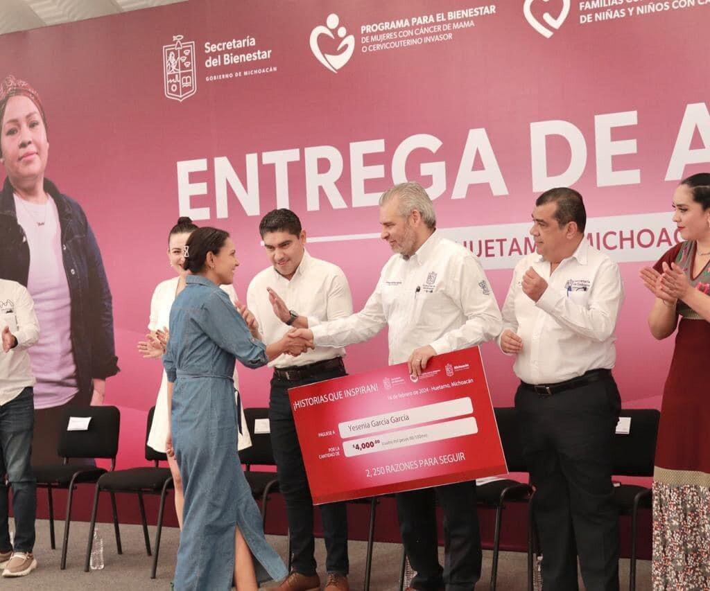 Se reactiva entrega de apoyos para más de mil 500 mujeres con cáncer en Michoacán. El próximo viernes 28 de junio el Gobierno de Michoacán reiniciará la entrega de a