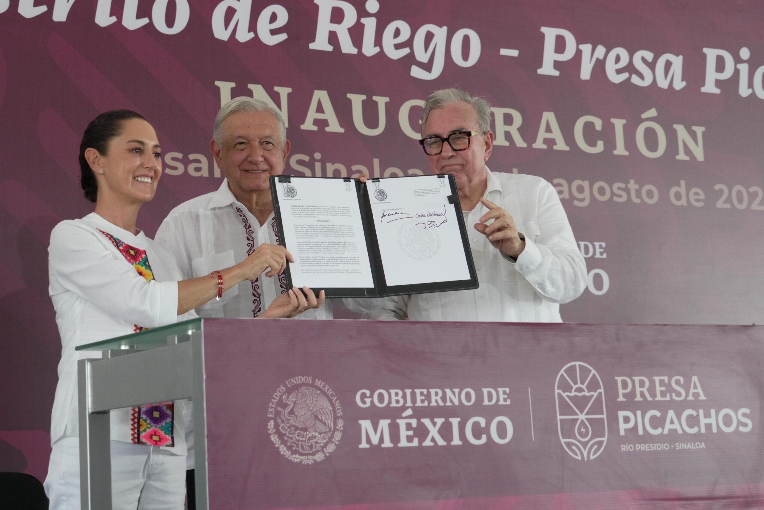 Entrega del Distrito de Riego de la Presa "Picachos" en Sinaloa. El presidente Andrés Manuel López Obrador inauguró hoy el distrito d