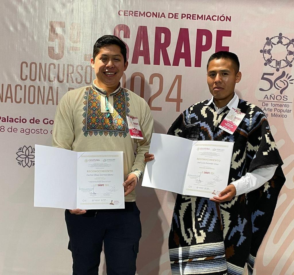 Artesanos michoacanos ganan 3er lugar y mención en Concurso Nacional del Sarape. En la quinta edición del Concurso Nacional del Sarape, organizado por el Fondo N