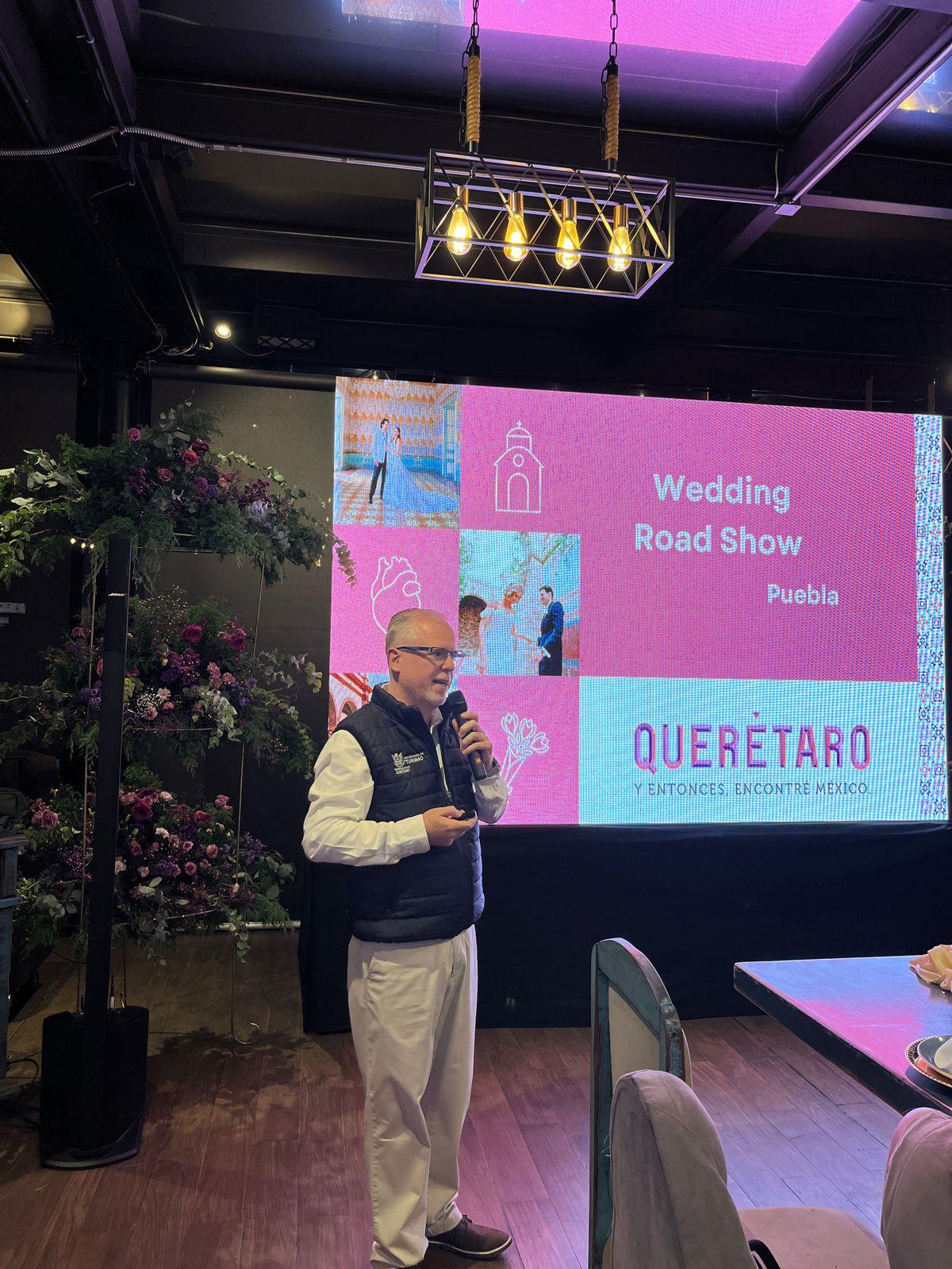 Querétaro promueve su turismo de romance en Puebla. El director de promoción turística de la Secretaría de Turismo del