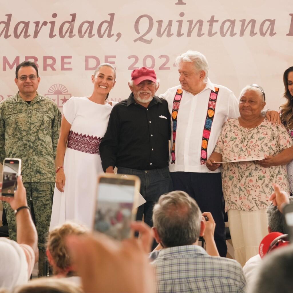 Entrega de Escrituras a Familias de la Colonia Colosio en Solidaridad, Q. Roo. El presidente Andrés Manuel López Obrador encabezó la entrega de las primeras 1,600 escrituras a familias de la colonia Colosio, un acto que marca el cumplimiento de un importante com