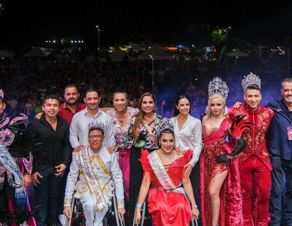 Inicio del “Carnaval nos une” Cancún 2024. En un ambiente festivo, lleno de colores, alegría, tradiciones y costumbres, la gobernadora