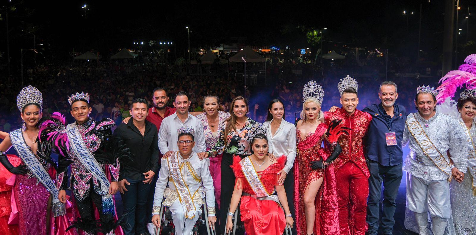 Inicio del “Carnaval nos une” Cancún 2024. En un ambiente festivo, lleno de colores, alegría, tradiciones y costumbres, la gobernadora