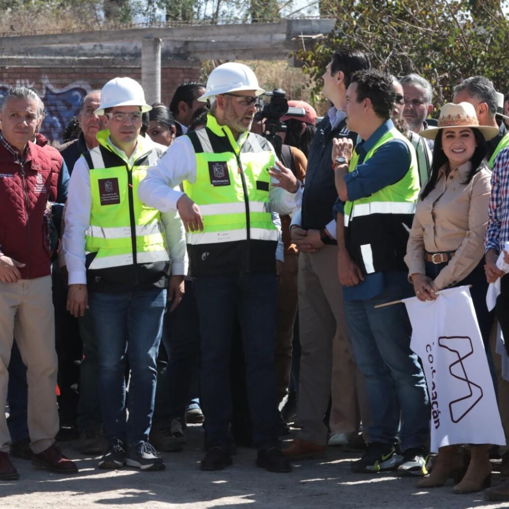 Construcción del segundo anillo periférico en Morelia. Al dar inicio al segundo anillo periférico de Morelia, el gobernador