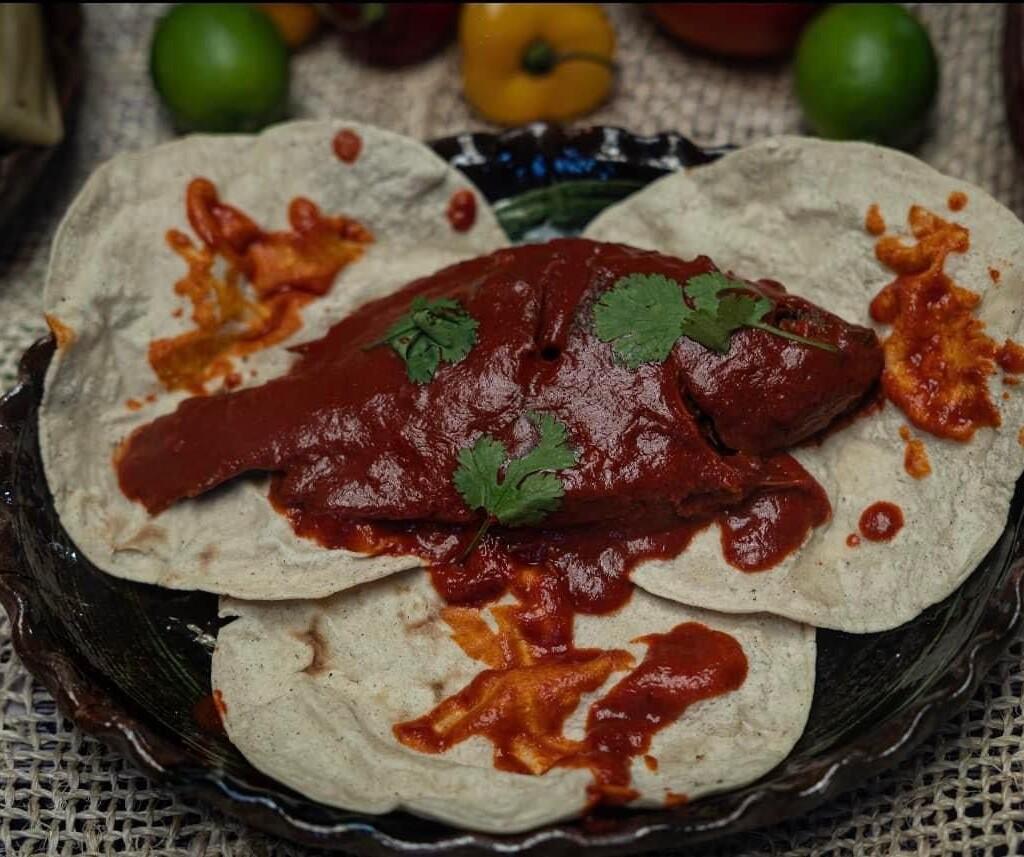 Cocineras tradicionales darán sabor a la K’uínchekua. Churipo con corundas, pescado dorado, atole de pinole, pozole batido,