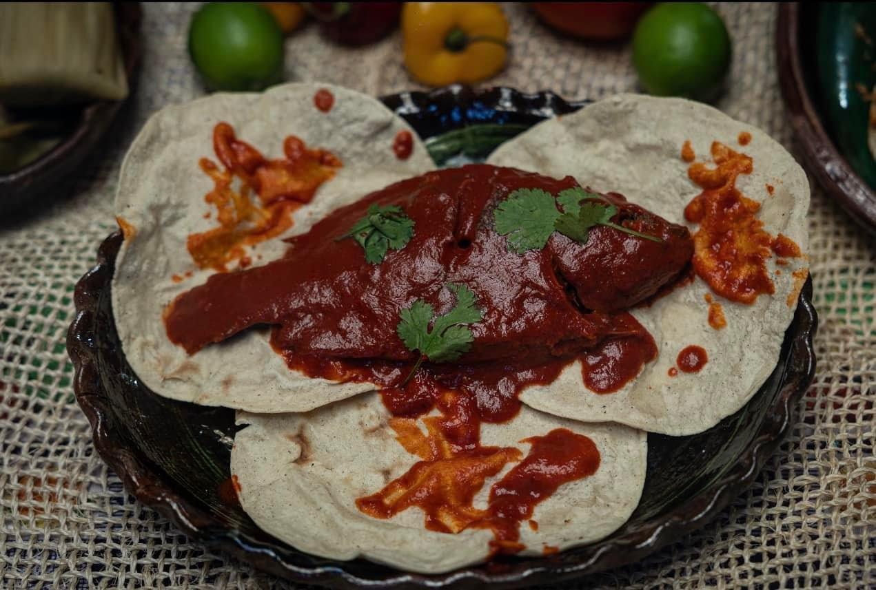 Cocineras tradicionales darán sabor a la K’uínchekua. Churipo con corundas, pescado dorado, atole de pinole, pozole batido,