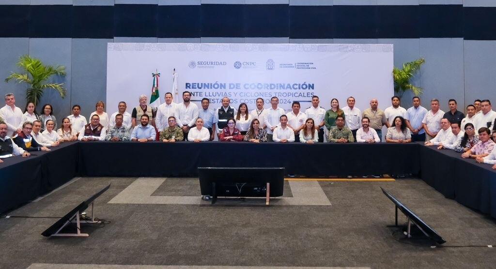 Presenta CNPC el nuevo protocolo ante amenaza de huracanes en Quintana Roo. La Coordinación Nacional de Protección Civil presentó en Quintana Roo, el nuevo protocolo ante la amenaza de huracanes para