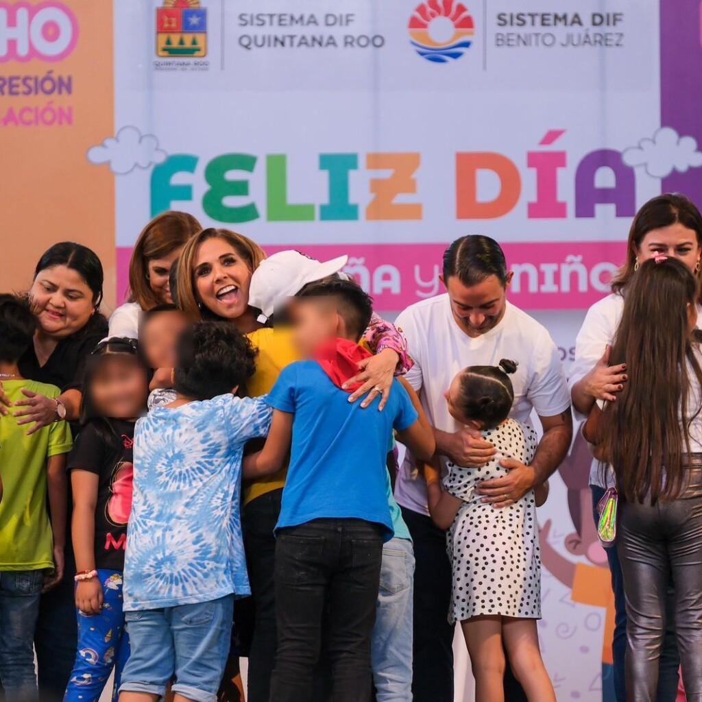 Integración familiar en festival del Día de la Niña y del Niño en Cancún. Para reforzar los derechos de las niñas y los niños y fomentar la integració