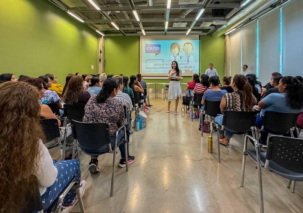 Reactivan capacitación para mujeres operadoras de transporte público. El programa de capacitación para operadoras de transporte público, que i