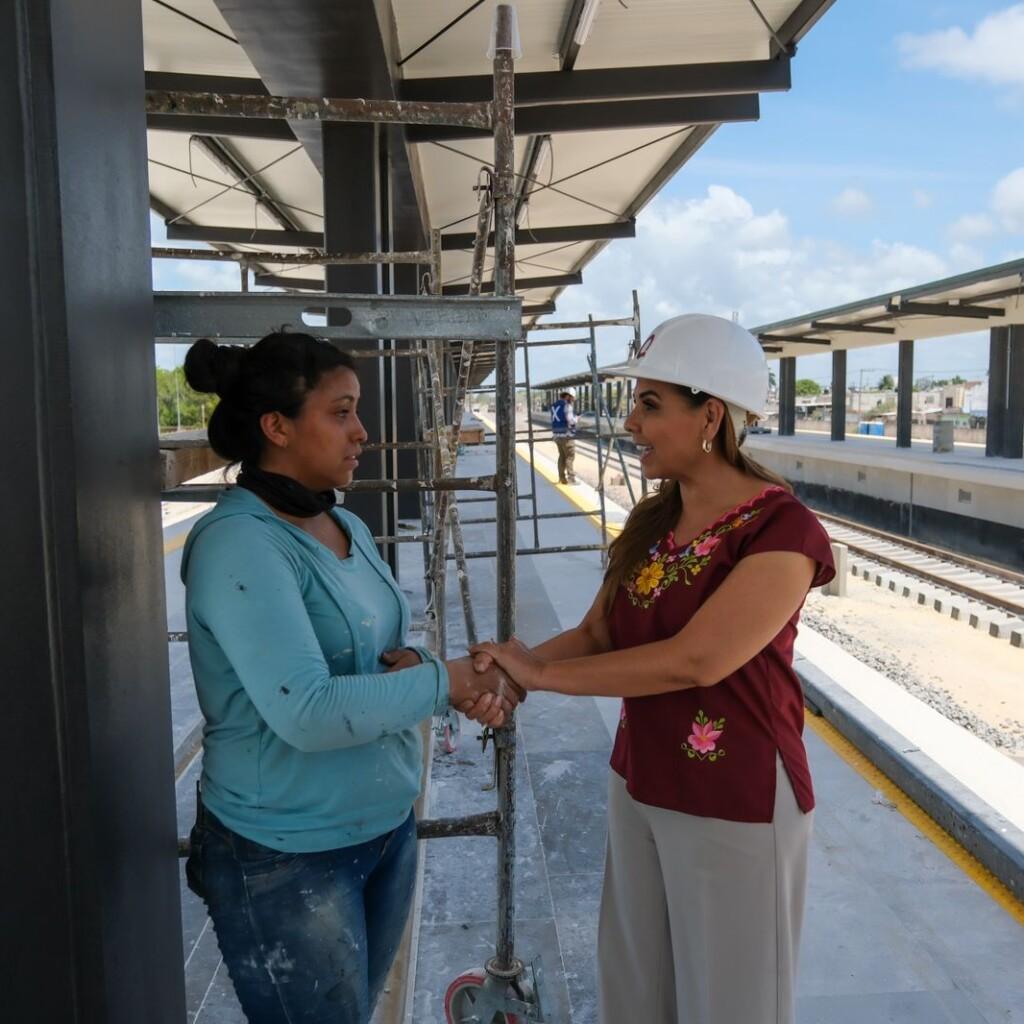 Supervisa Mara Lezama obras de la estación del Tren Maya en Chetumal. La gobernadora Mara Lezama Espinosa recorrió las obras del tramo 7 del Tren Maya