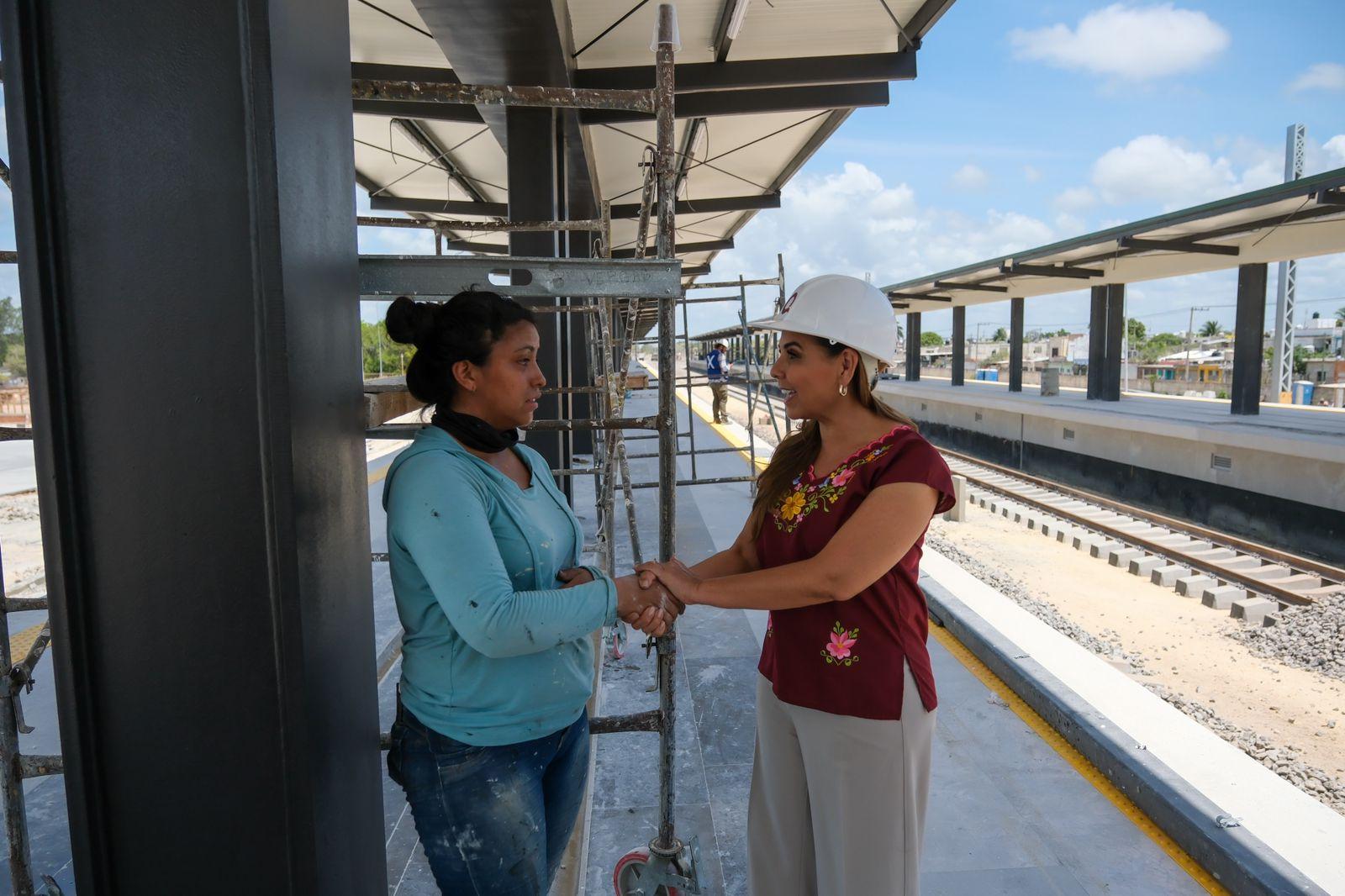 Supervisa Mara Lezama obras de la estación del Tren Maya en Chetumal. La gobernadora Mara Lezama Espinosa recorrió las obras del tramo 7 del Tren Maya