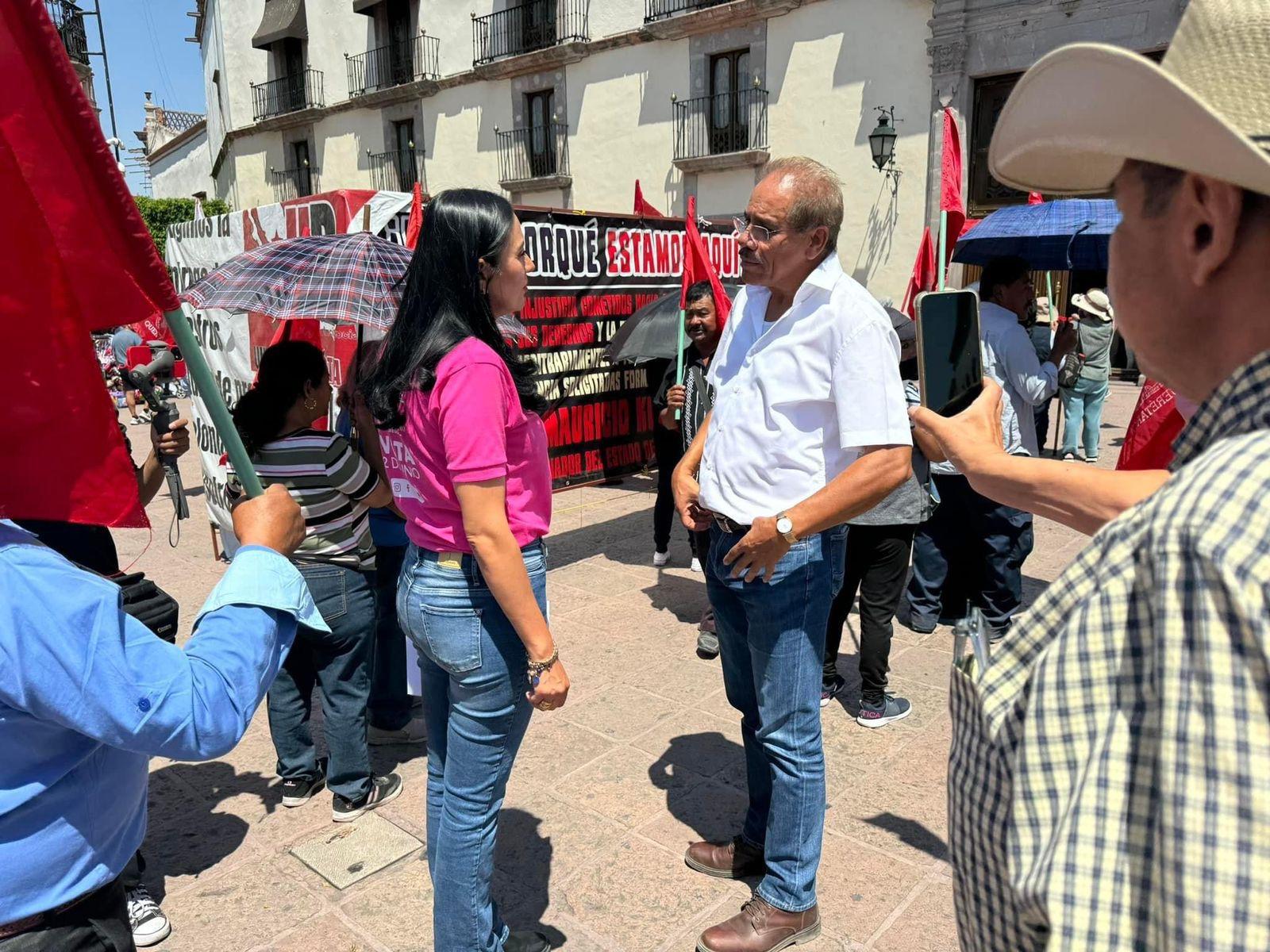 Candidatos de Querétaro Seguro se suman a campaña de Chema Tapia.Al considerar que los lineamientos de su partido los restringen, no les dan mar